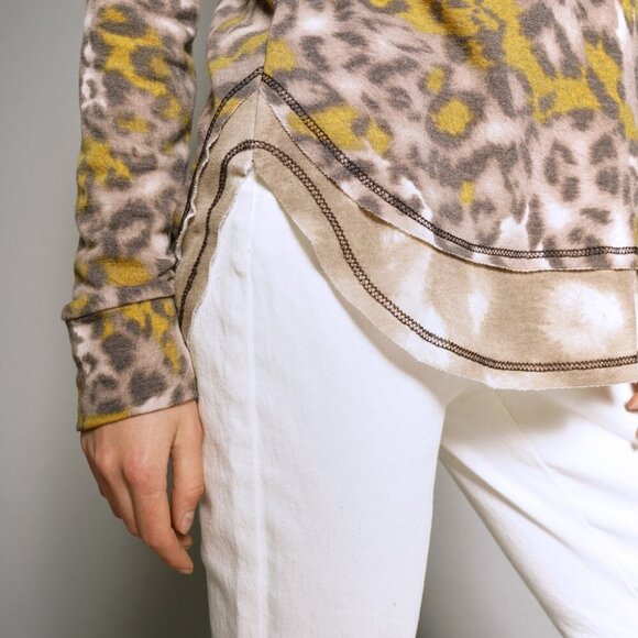 MYSTREE LEOPARD TERRY ROUND NECK PULLOVER - Picture 7 of 7
